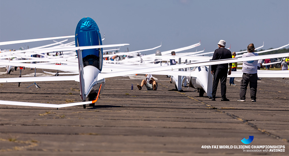 Final Day Tasks Set at the 40th FAI World Gliding Championships MJ6A0251